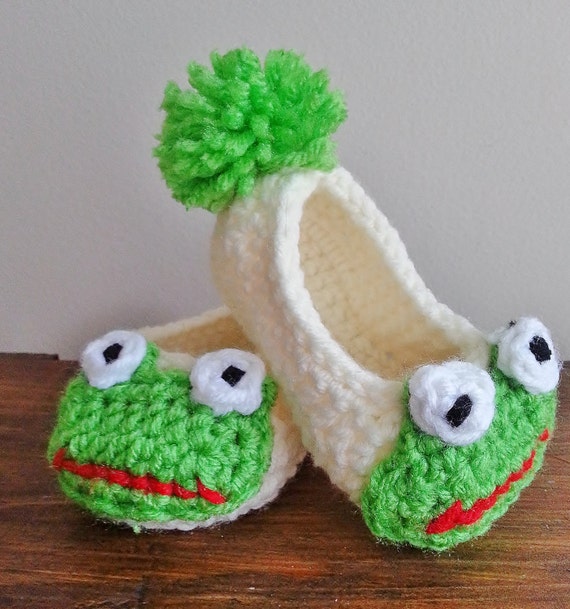 Items similar to Crochet Baby Frog Slippers on Etsy