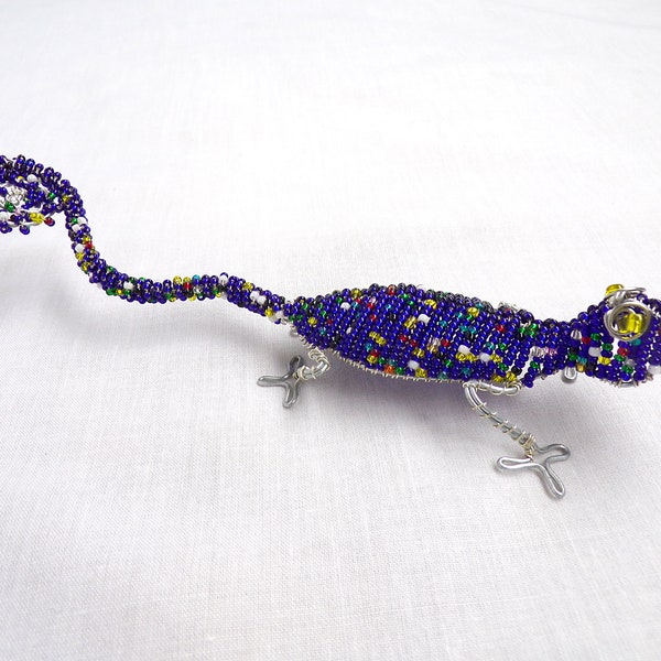 Blue Beaded Lizard, Beaded wire animal sculpture / Zimbabwean Art made in Scotland