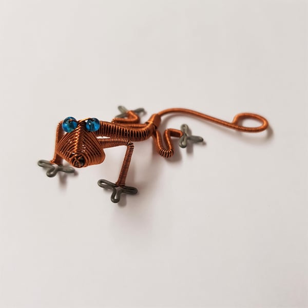 Copper Gecko wire reptile sculpture / Zimbabwean Art made in Scotland