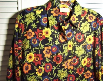 Shirt 10 P. Liz Clairborne Cotton Summer Showcase.  Exciting Design On Black.  Raves Guaranteed.  - see details