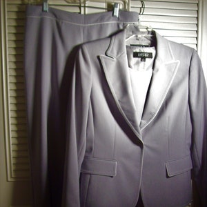 Pantsuit 10, Suit 10, Kasper Three Pieced Slate Gray Pantsuit.  Elegant Vintage Dressy Pantsuit !  - see details