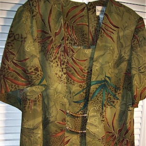 Dress 18, Jungle Flora and Fauna in This Maxi Danny &  Nicole Long Career Versatile Vintage Dress.  see details