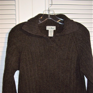 Sweater Medium, L L Bean Chocolate Pullover of Cotton/Lambs Wool Ribbed Knitted Sweater, - see details