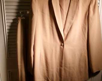 Suit, Skirt Suit 14,  by Harve Bernard. Midi Skirt Length, FIVE STAR Vintage