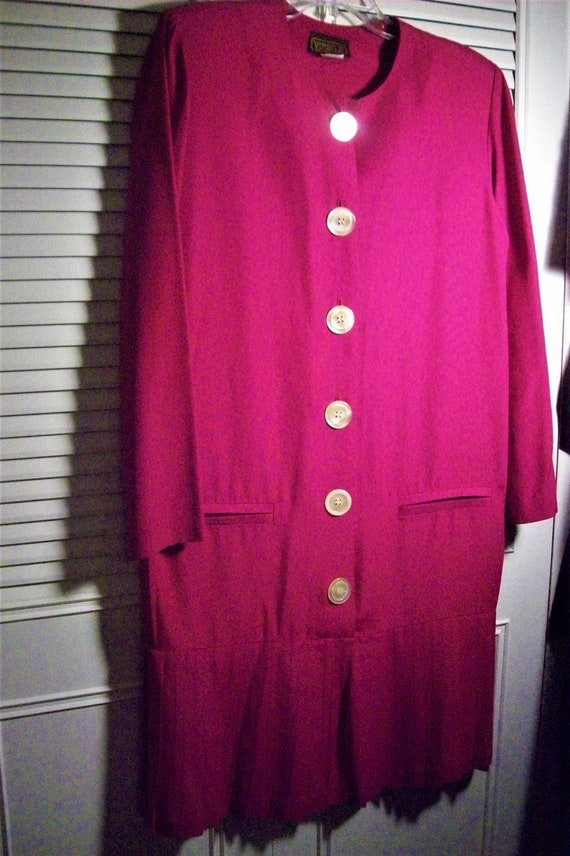 Dress 10 - 12, Hot Pink Straight Sheath, Pearl Buttons, Pleated Bottom Treatment, Linen/Rayon Vintage Career, - see details Dress 10 - 12, Hot Pink Straight Sheath, Pearl Buttons, Pleated Bottom Treatment, Linen/Rayon Vintage Career, - see details