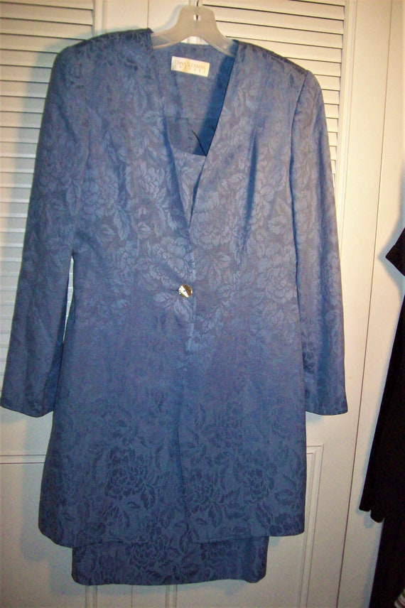 Suit 6, Dana Buchman Silk and Linen Jacquard Sky … - image 3