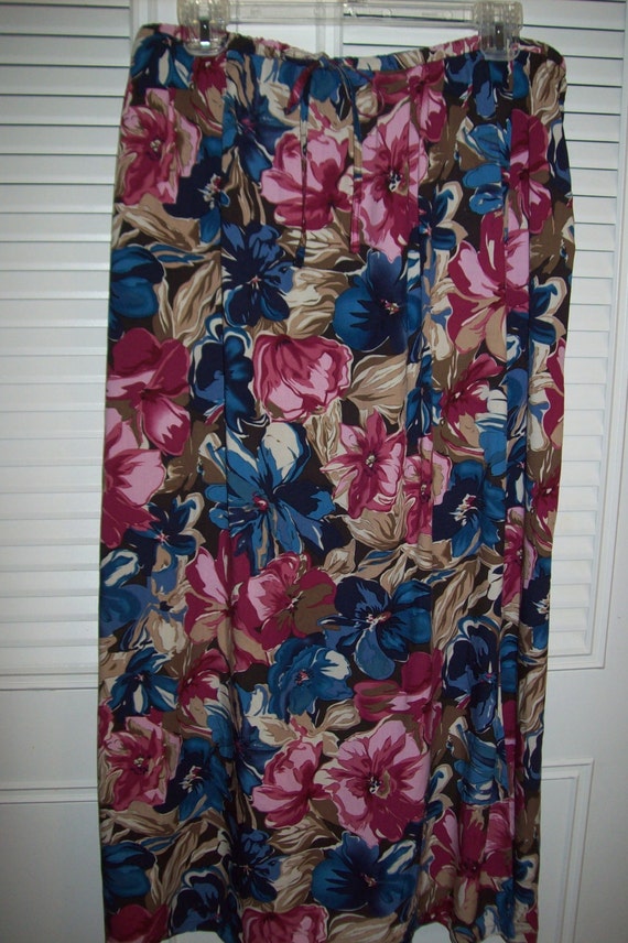 Skirt 12 - 14, Vintage Islander Maxi Skirt Featuri