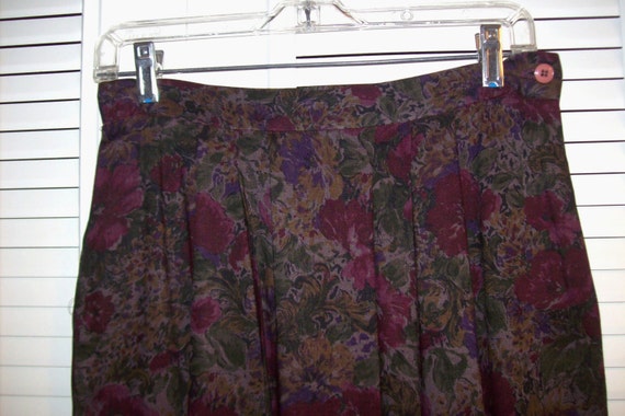Brooks Brothers, Skirt 8, Vintage Brooks Brothers Elegant Silk Paisley Muted Colors for Fall Maxi Skirt . BEAUTIFUL ! Size 8