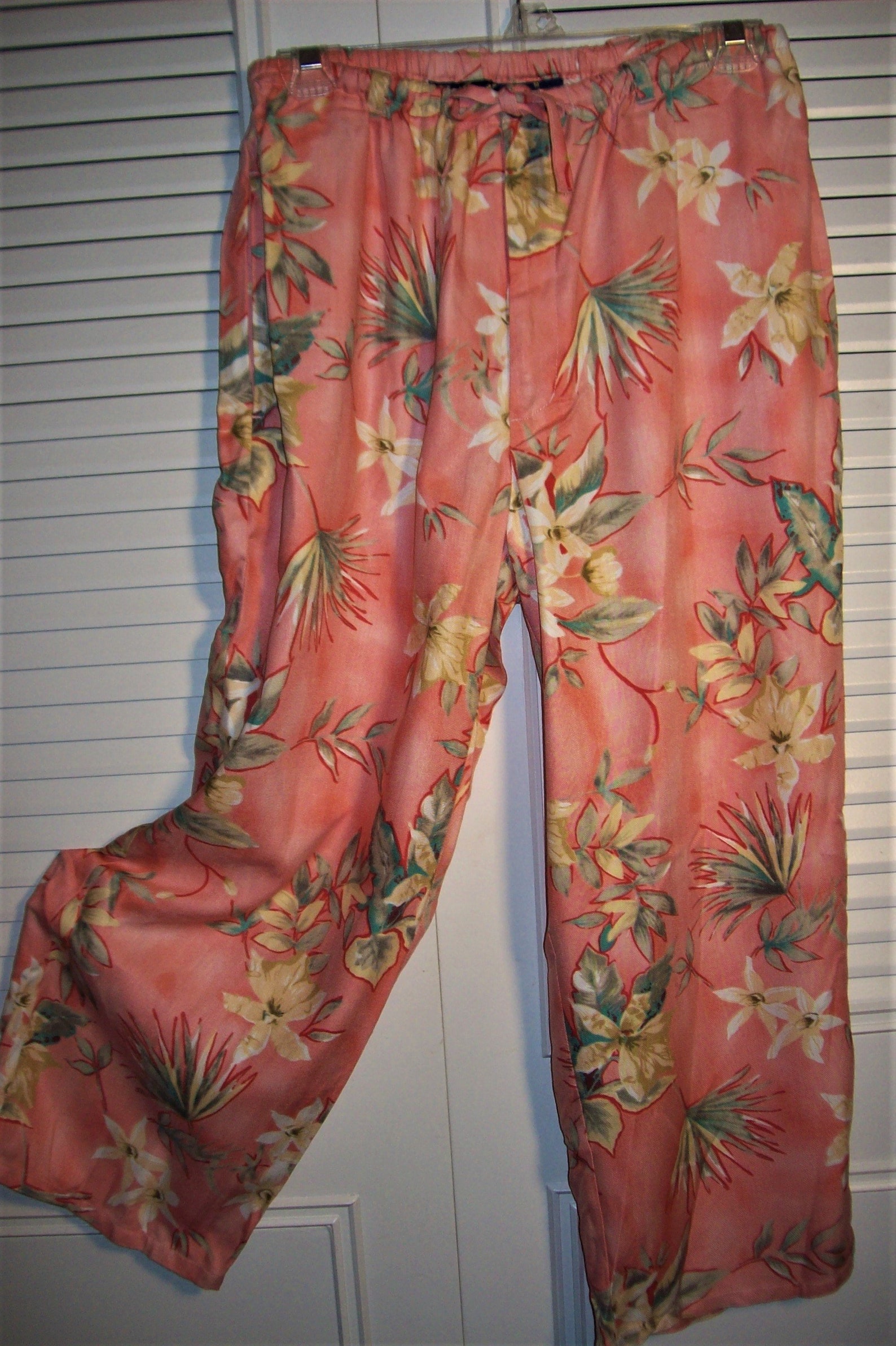 Capris Medium Capris 12 Sunset Over Island Flowers by Etsy