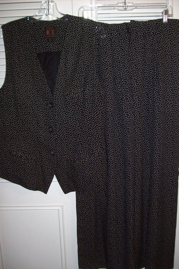 Vintage Ellen Tracy Two Piece Vest and Pants.Great