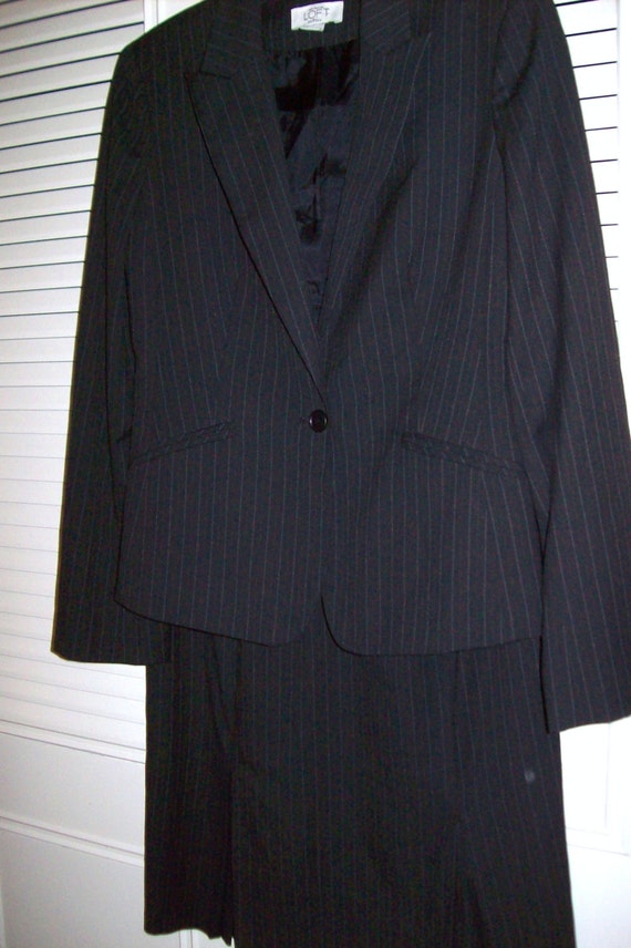 Vintage Ann Taylor Pin-Striped Suit Smart as they get !! Career Suit 2 Business,School La Petite 2