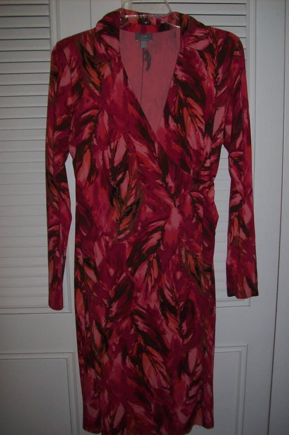 Dress 6 - 8 Bling, Cling, Low-Cut Blazing Colors W