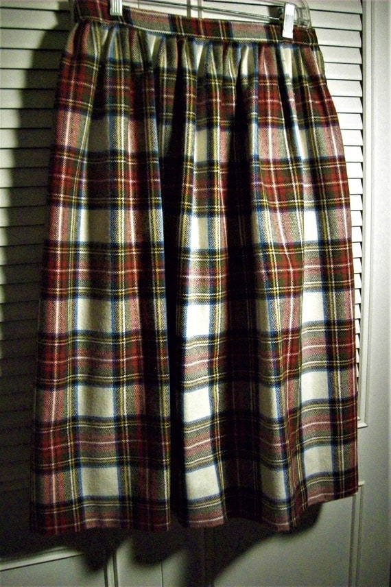 Skirt 6 - 8, Plaid Wool Neiman Marcus Skirt, Tea L