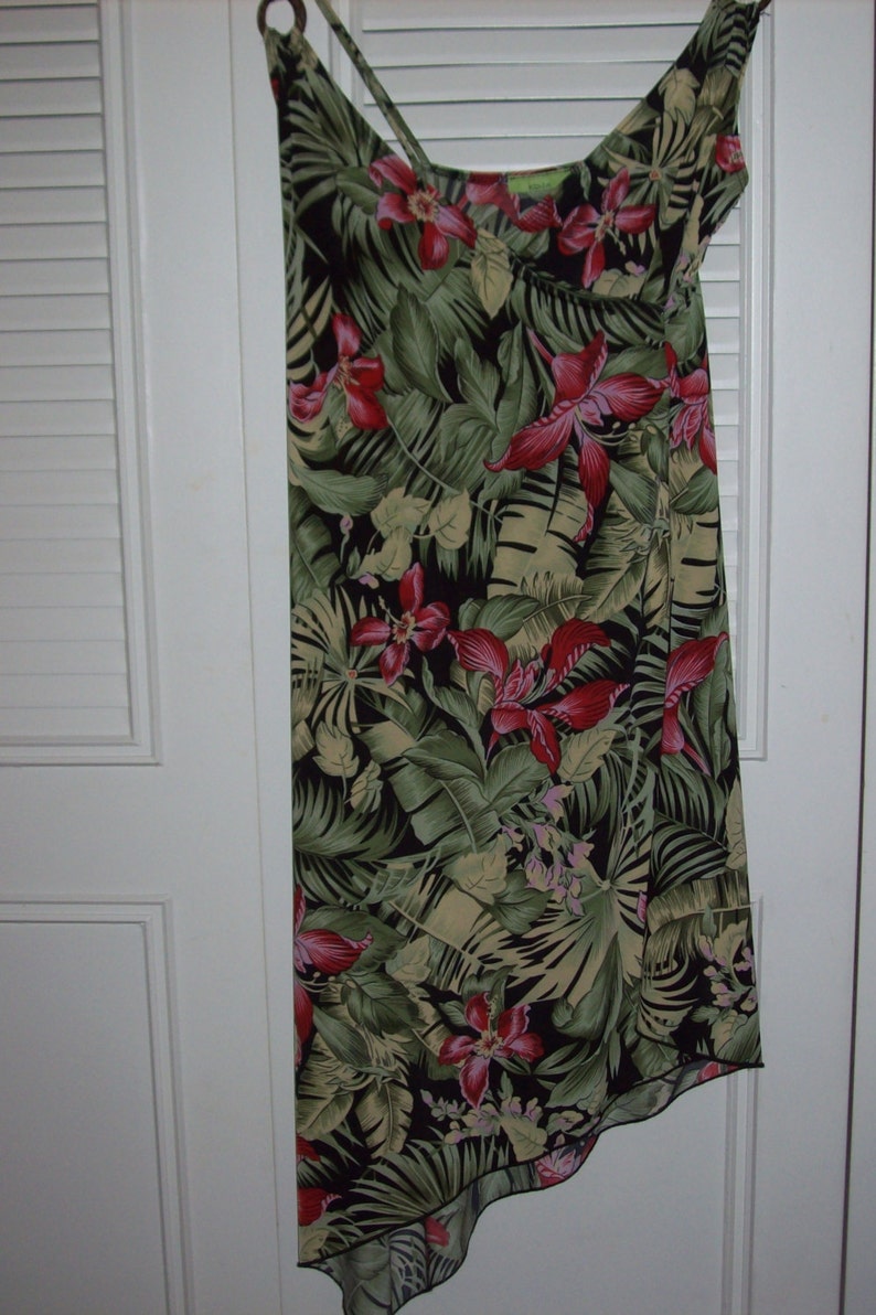 Vintage Kona Hawaiian sarong dress, size 2 4 stylish vintage slip of a dress. image 3