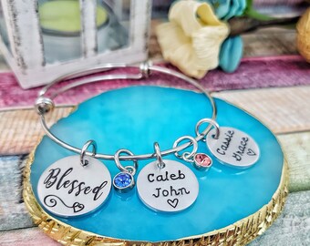 Personalized Grandma Bangle Bracelet, Engraved Grandma Bracelet, Abuela Gift, Nana Gift, Mimi Bracelet, Custom Grandma Gift, Christmas Gift