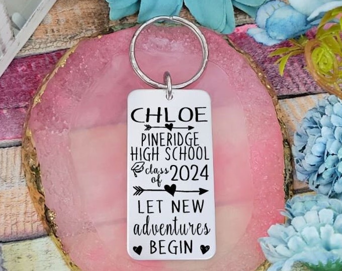 GRADUATION GIFT, 2024 Graduate Gift, Graduation Keychain, High School Grad, University Grad, Graduation Gift, Personalized Engraved Keychain