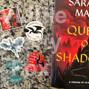 Manon Blackbeak und Abraxos Throne of Glass Inspiriert offiziell lizenziertes Aufkleberpaket mit 5 Aufklebern | Bücherwurm Aufkleber | Kindle Aufkleber