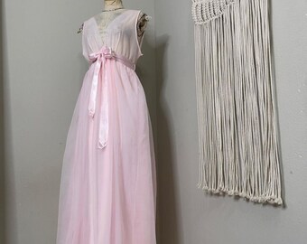 1960s Baby Pink Negligee