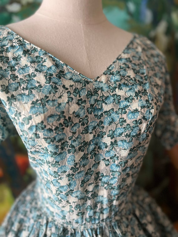 1950s  blue floral half sleeve fit and flare dress - image 6