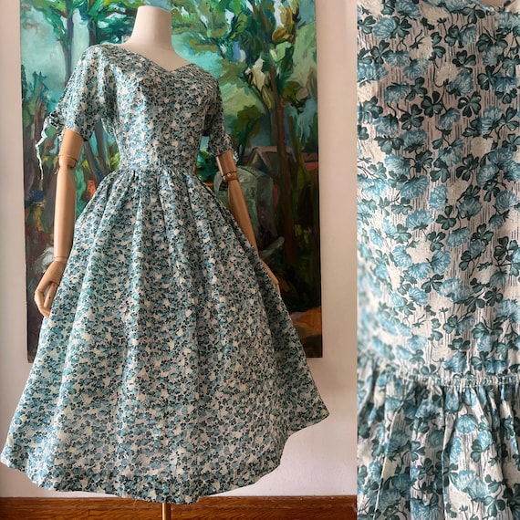1950s  blue floral half sleeve fit and flare dress - image 2