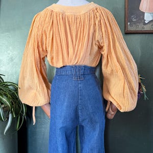 1970s orange crinkle cotton balloon sleeve top image 4