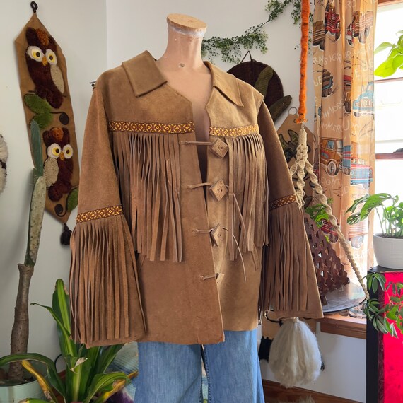 1960s Light brown leather fringe jacket with embroid… Gem
