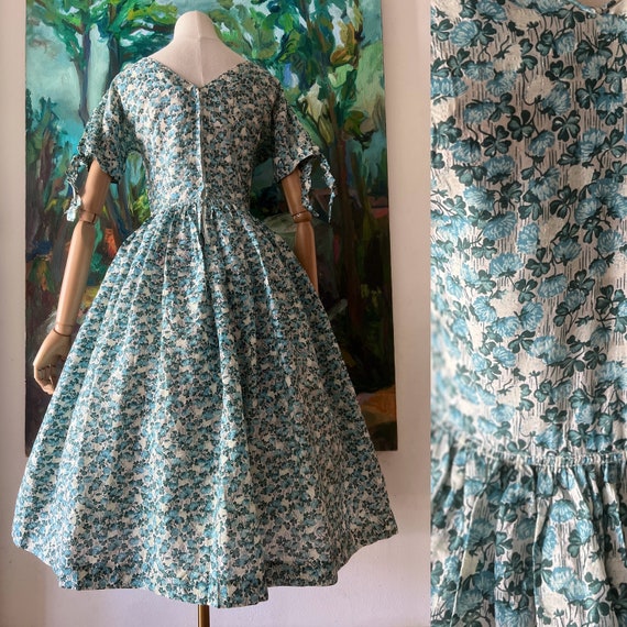1950s  blue floral half sleeve fit and flare dress - image 3