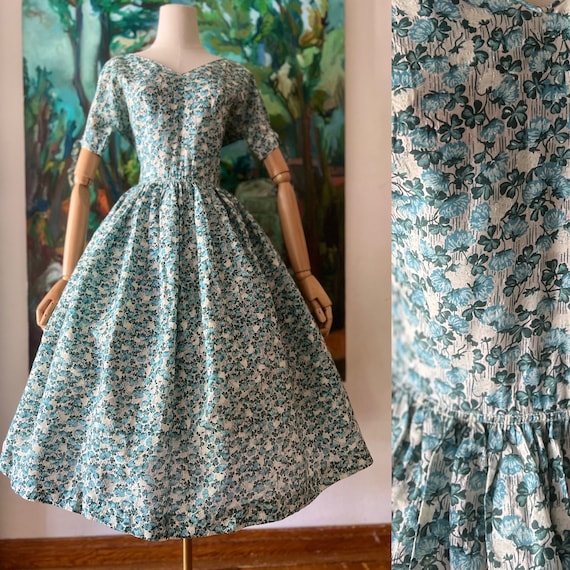 1950s  blue floral half sleeve fit and flare dress - image 1