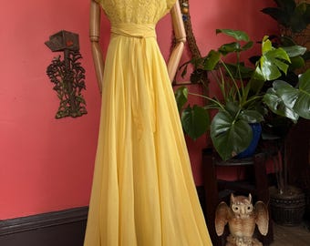 1940s yellow chiffon & lace gown