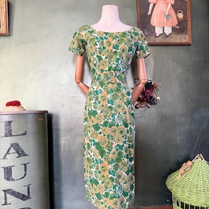 slim fit dress slacks Flippy Wiggle Dress | Emerald Green main image 1