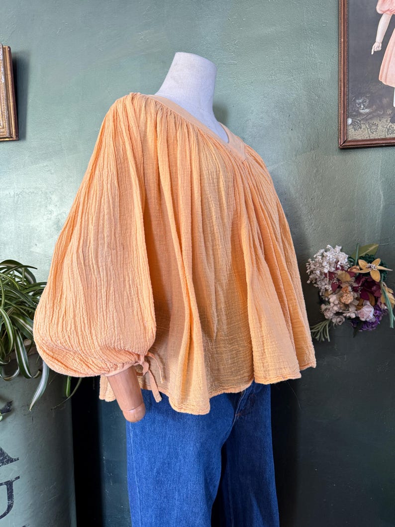 1970s orange crinkle cotton balloon sleeve top image 3