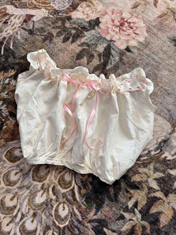 1900s  Drawstring Eyelet Blouse - image 4