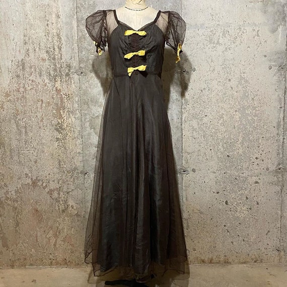 1930s Brown and Yellow Netted Dress With Puff Slee