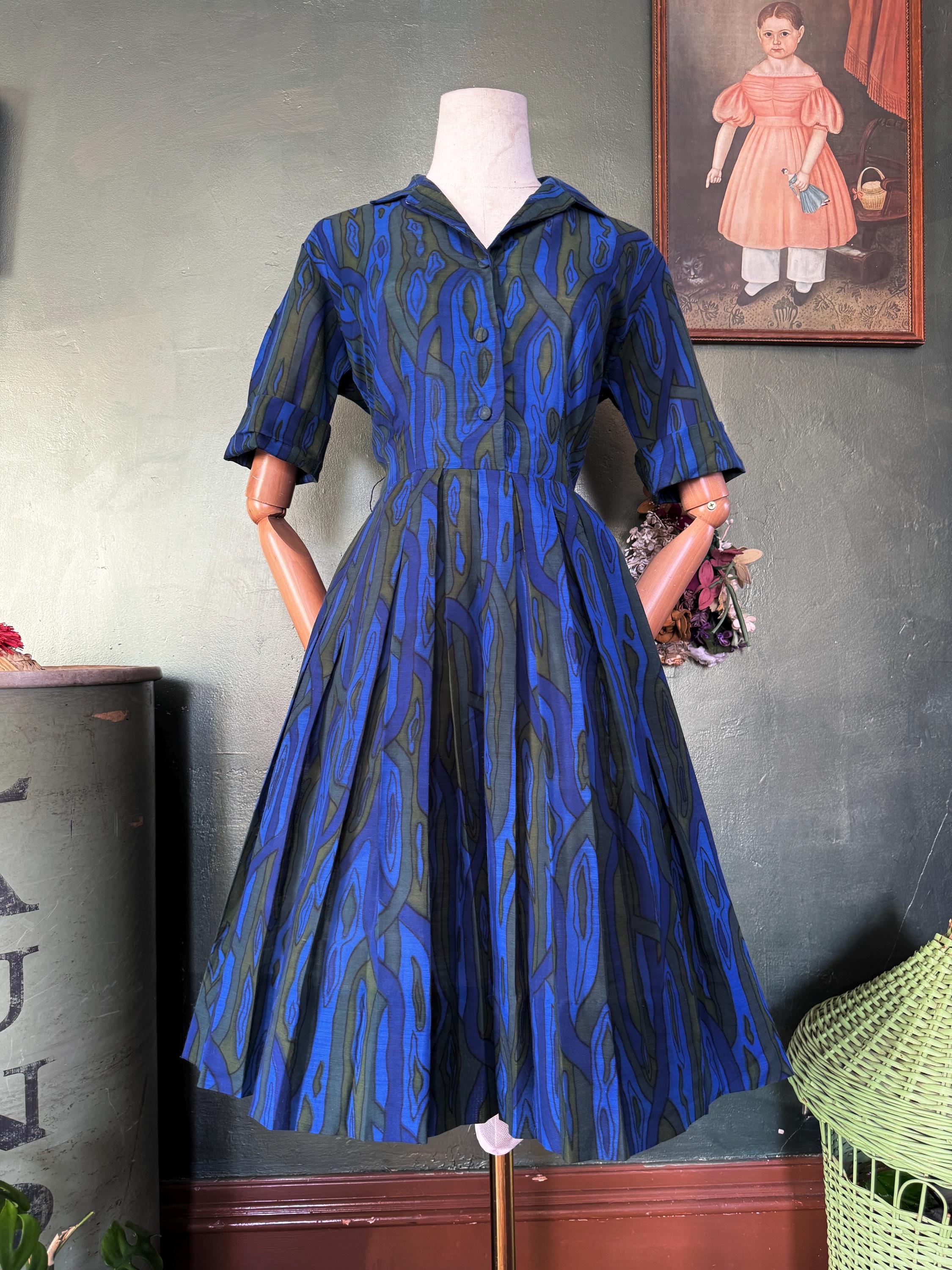 1960s   Psychedelic Woodgrain Shirtdress