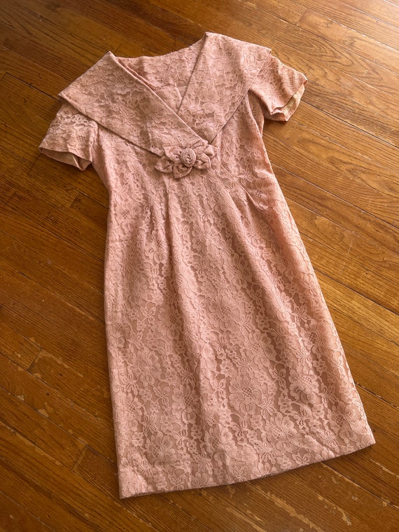 1950s  Peach Lace Shift Dress - image 1