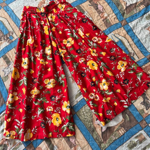 1990s  Red Floral Print Culottes