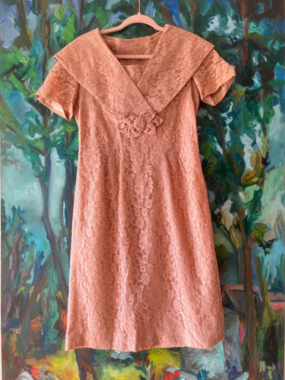 1950s  Peach Lace Shift Dress - image 2