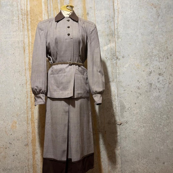 1940s Brown Plaid Bishop Sleeve suit