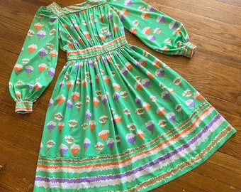 1970s  Green Floral Print Balloon Sleeve Fit and Flare Dress