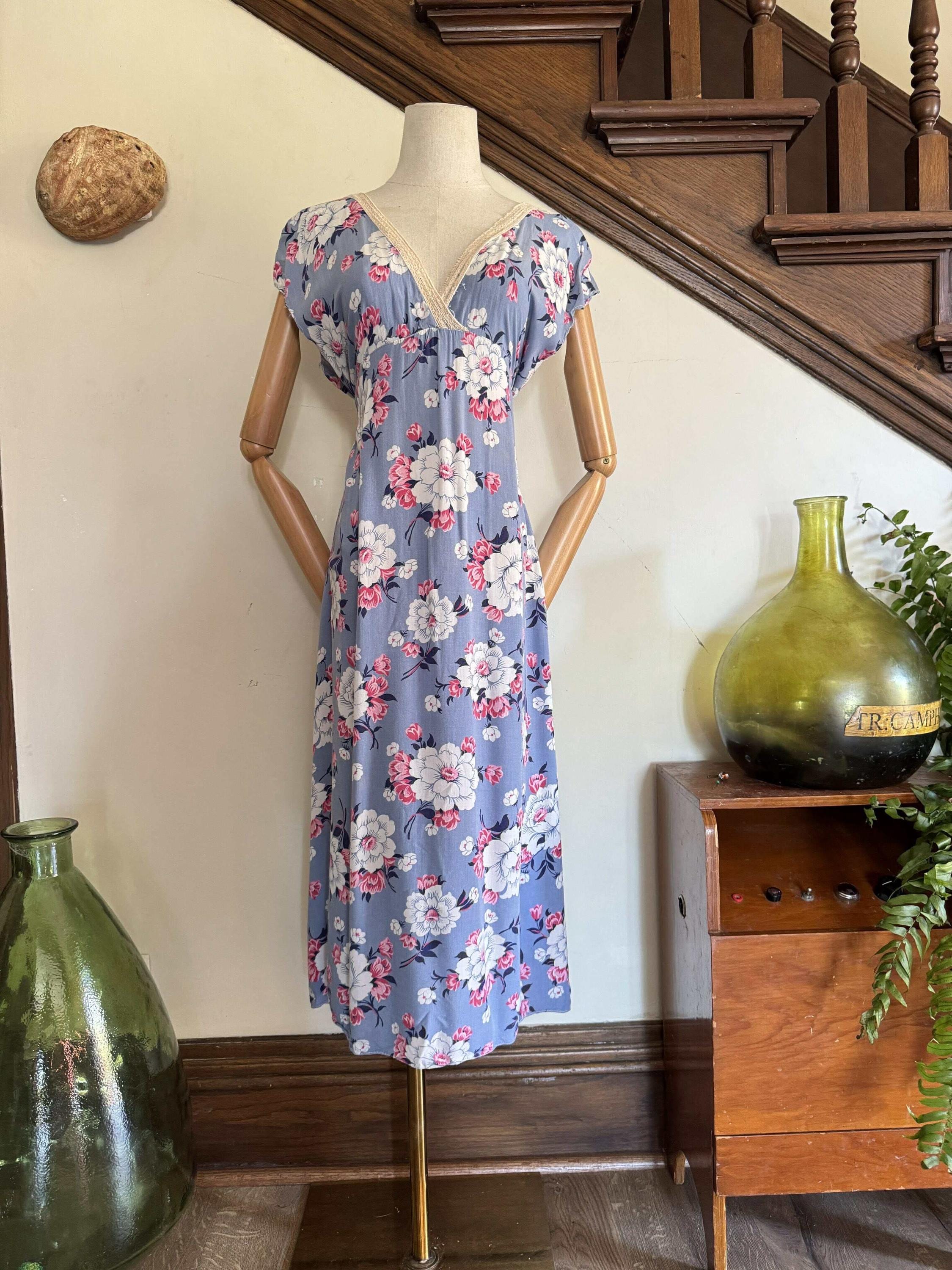 1930s  early 40s purple floral cotton slip