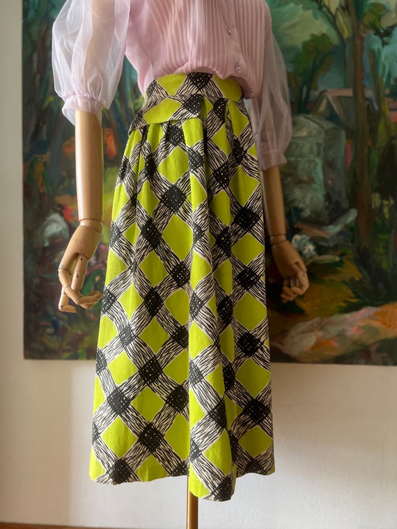 1940s  Chartreuse & black woven print waffle cott… - image 4