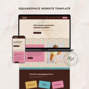 Könnte beinhalten: Eine Squarespace-Website-Vorlage auf einem Laptop- und Smartphone-Bildschirm. Das Design zeigt einen cremefarbenen Hintergrund mit einem pastellfarbenen Karomuster, braunem Text und rosa Akzenten. Der Text lautet Life is better covered in rainbow sprinkles und This Week's Scoop-Worthy Flavors.