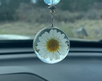 DAISY FLOWER (W/Dried Flower) Car Charm, Car Accessories Rear View Mirror Decoration, Pretty Car Decor, New Car Gift, Car Accessory