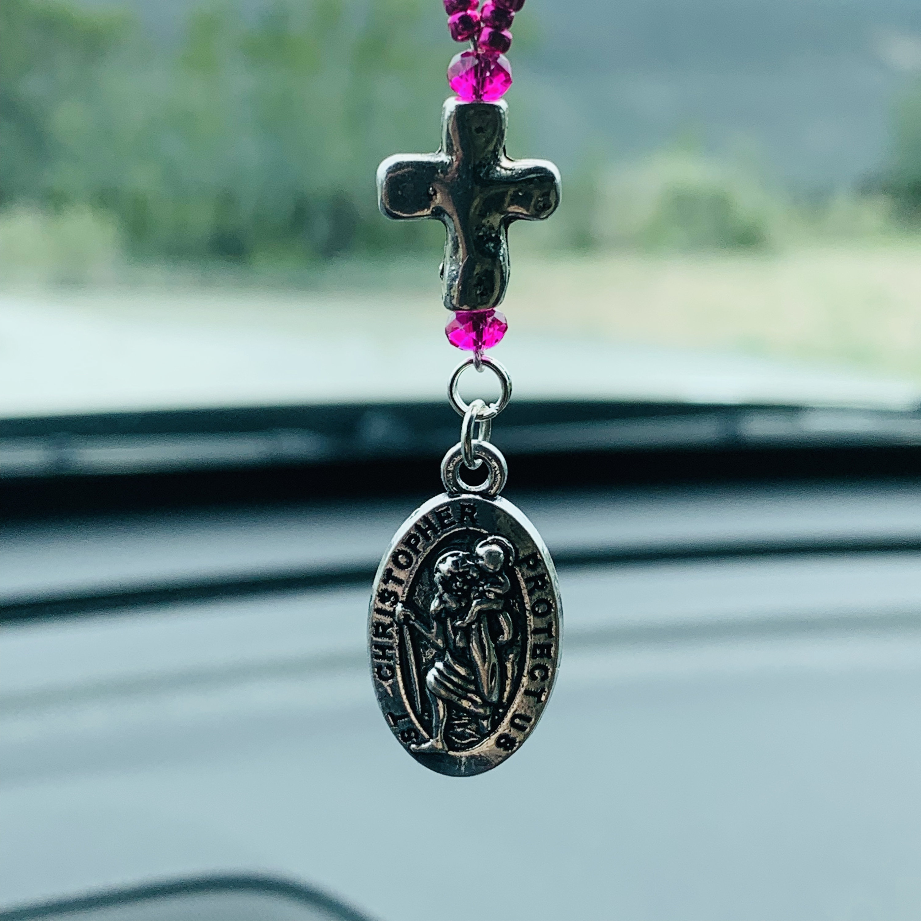 Vibratis Saint Christophe pour Voiture avec Clip – Saint Patron des Voyageurs (Automobilistes, Trains, Avion…) Accessoire Porte Bonheur Voiture, Camping Car [Garanti À Vie Vibratis Saint Christophe pour Voiture avec Clip – Saint Patron des Voyageurs (Automobilistes, Trains, Avion…) Accessoire Porte Bonheur Voiture, Camping Car [Garanti À Vie