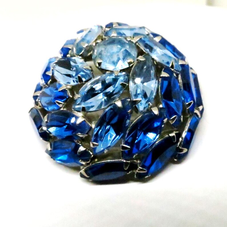Juliana Style Blue Jewelry Set Silver Tone Blue Rhinestones Brooch and Clip-on Earrings Set Vintage