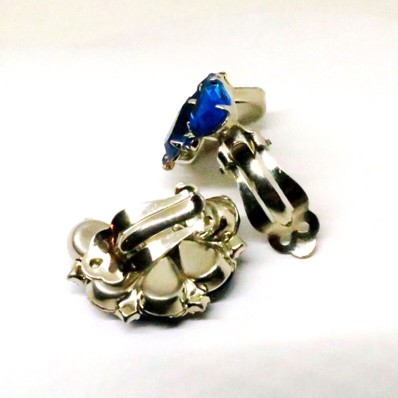 Juliana Style Blue Jewelry Set Silver Tone Blue Rhinestones Brooch and Clip-on Earrings Set Vintage