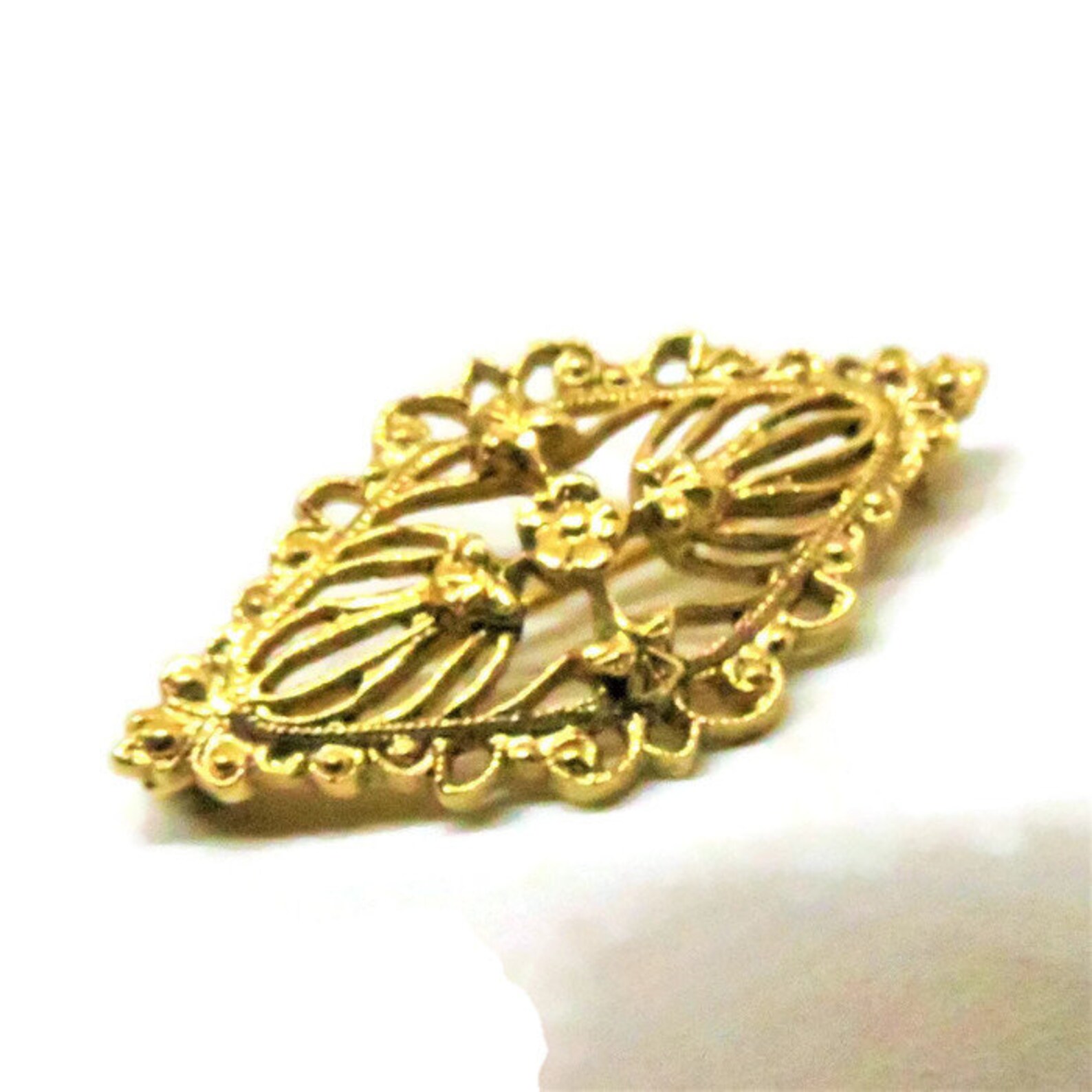 Victorian Style Brooch Vintage Gold Tone Filigree Floral Etsy