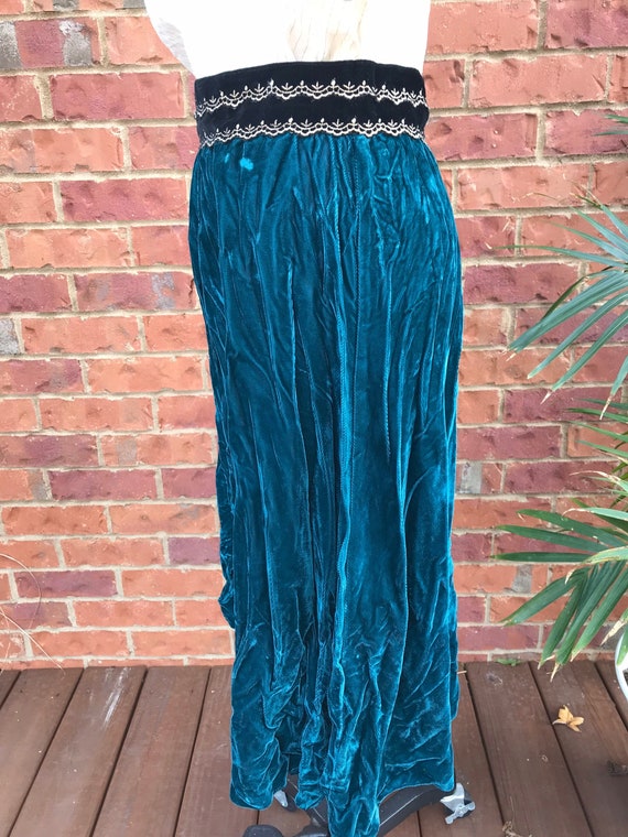 Vintage Crushed Velvet Gunnies Gunne Sax Skirt by