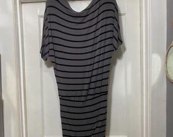 Vestido gris y negro a rayas para mujer Y2k Love From Yaya