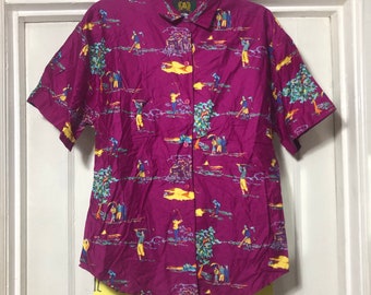 Camisa estampada vintage morada con temática de golf